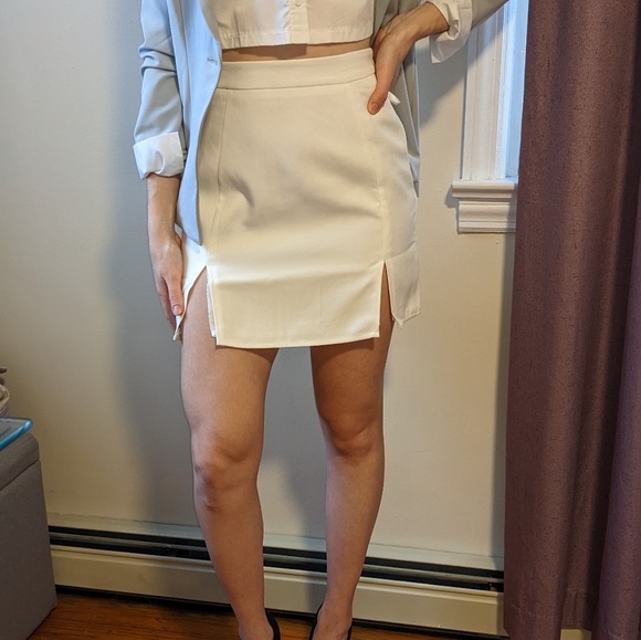 NWT, Missguided Dressy White Pencil Lined Mini Skirt With 2 Front Slits. Size 4 - Picture 4 of 16
